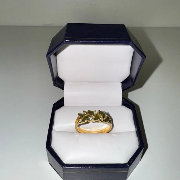 Vintage Gold Gem Ring - Picture 8 of 14